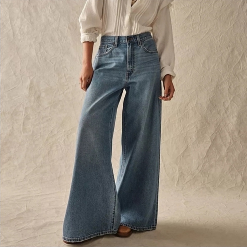 Levi’s XL Flood, Wide Leg Jeans, size 25